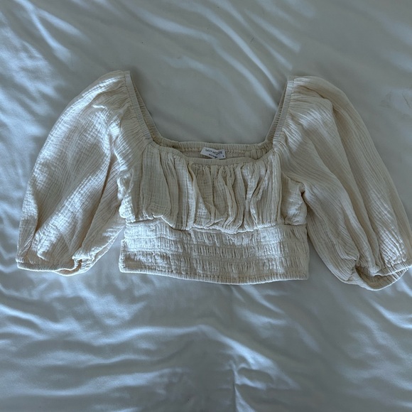 Cropped puff sleeve top - Picture 2 of 4